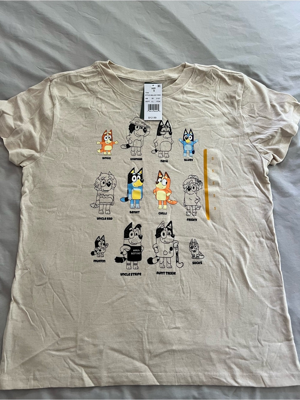 Official bluey Characters Beige Graphic Tee - size small Short Sleeve